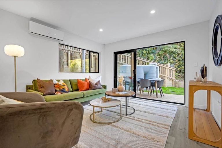 Photo of property in 8b South Lynn Road, Titirangi, Auckland, 0604