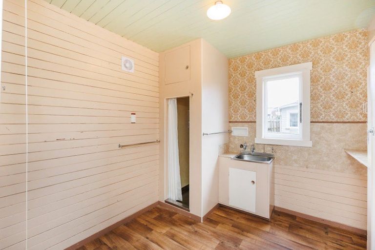 Photo of property in 19 Brightwater Terrace, Terrace End, Palmerston North, 4410