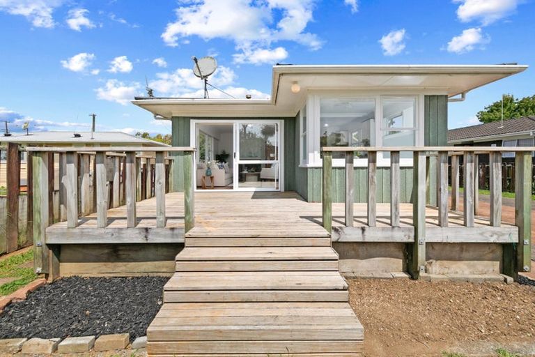 Photo of property in 137 Henderson Valley Road, Henderson, Auckland, 0612