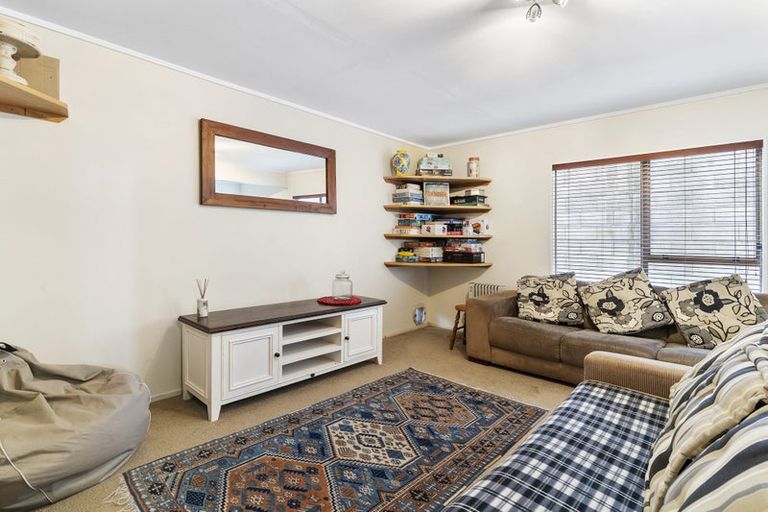 Photo of property in 46 David Crescent, Karori, Wellington, 6012