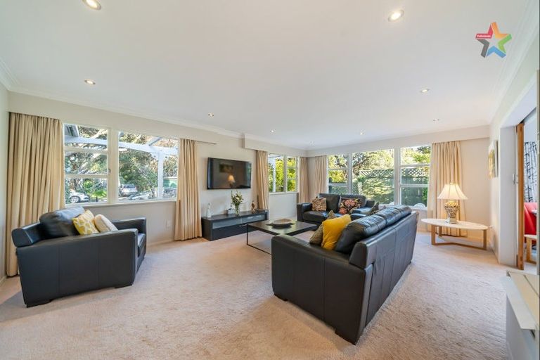 Photo of property in 27 Hinau Street, Woburn, Lower Hutt, 5010