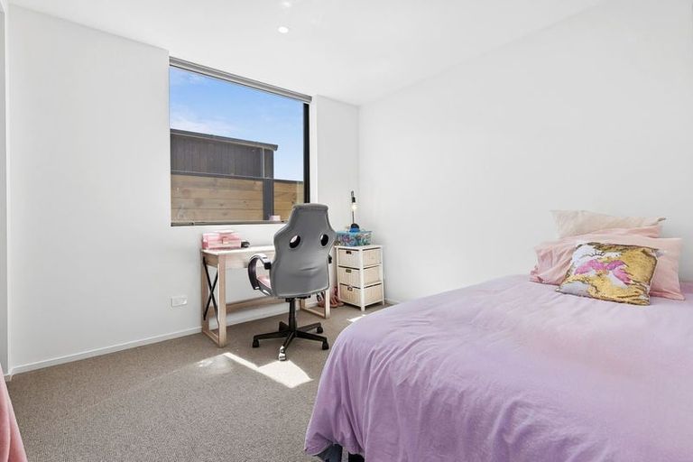 Photo of property in 7 Fern Burn Close, Wanaka, 9305