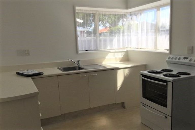 Photo of property in 20 Picton Avenue, Riccarton, Christchurch, 8011