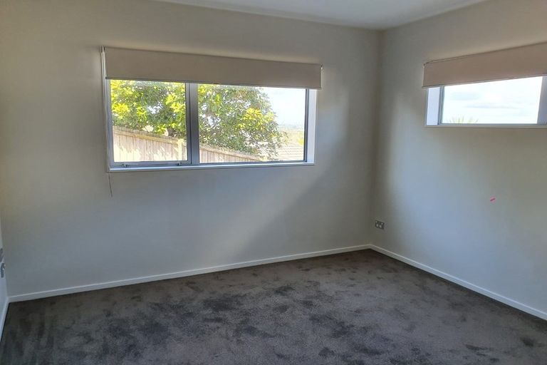 Photo of property in 65 Kirikiri Drive, Papakura, 2110