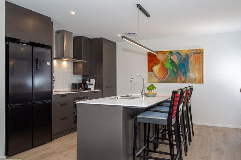 Photo of property in 21 Shelduck Road, Jacks Point, 9371
