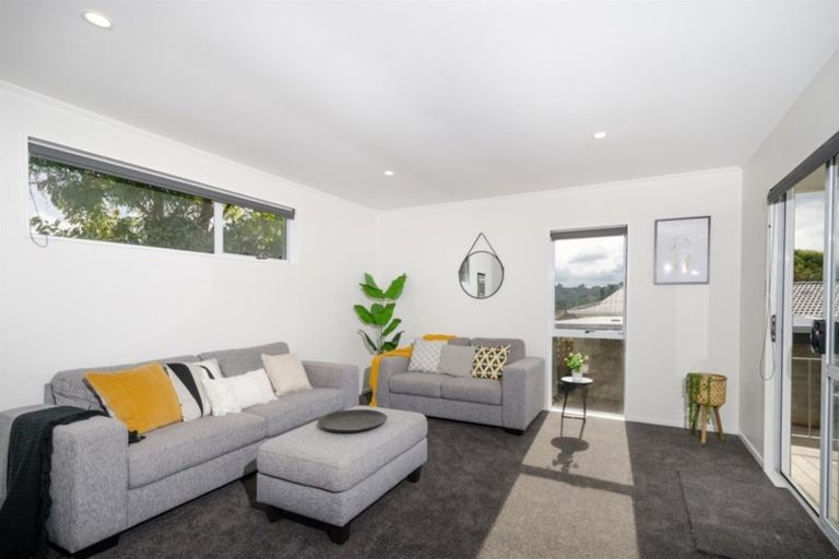 Photo of property in 2/77 Luanda Drive, Ranui, Auckland, 0612