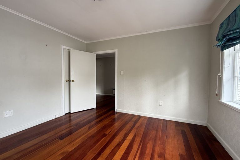 Photo of property in 607 Beach Road, Rothesay Bay, Auckland, 0630