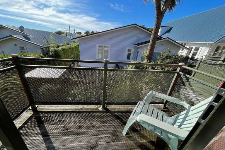 Photo of property in 2a Donald Crescent, Karori, Wellington, 6012