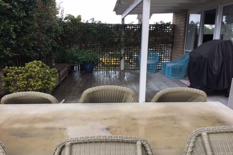 Photo of property in 118 Lakeside Drive, Orewa, 0931