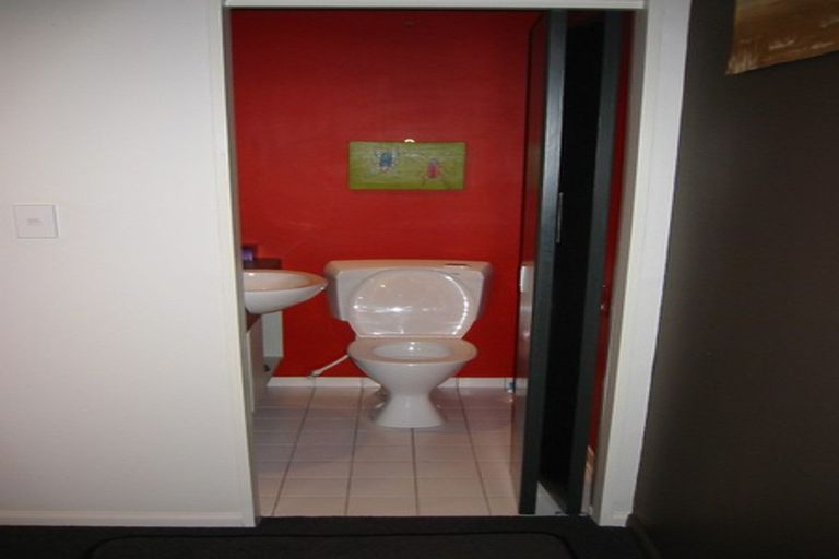 Photo of property in Grandstand Apartments, 80u8 Kent Terrace, Mount Victoria, Wellington, 6011