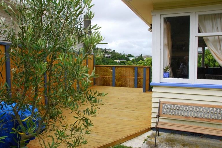 Photo of property in 127 Broderick Road, Johnsonville, Wellington, 6037