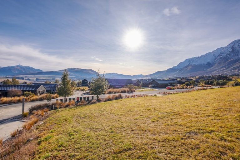 Photo of property in 33 Mcadam Drive, Jacks Point, Queenstown, 9371