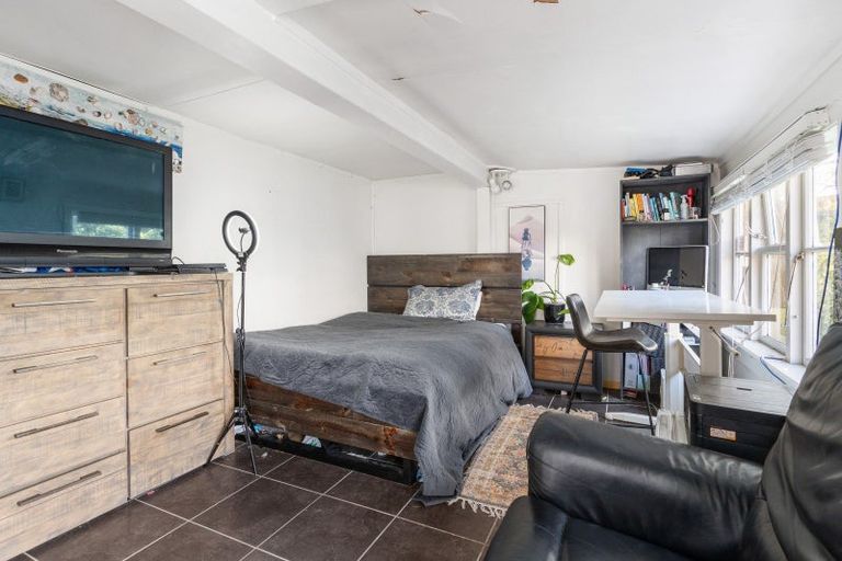 Photo of property in 4 Laurel Place, Awapuni, Palmerston North, 4412