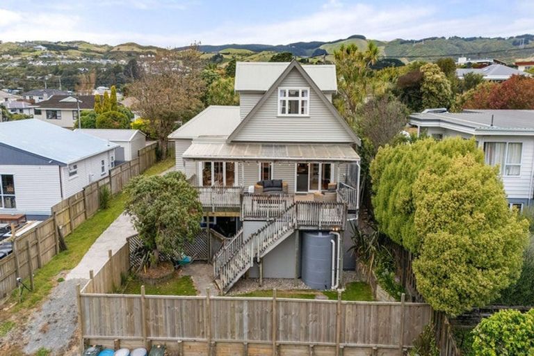 Photo of property in 30 Ngatitoa Street, Tawa, Wellington, 5028