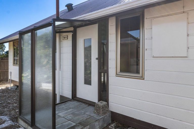 Photo of property in 14 Fairfax Terrace, Frankleigh Park, New Plymouth, 4310