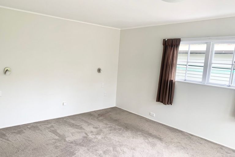 Photo of property in 1/42 Holland Road, Hillcrest, Auckland, 0627