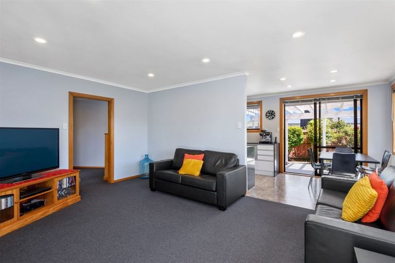 Photo of property in 14 Springmead Place, Hornby, Christchurch, 8042