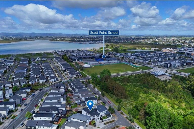 Photo of property in 3 Riroriro Road, Hobsonville, Auckland, 0616