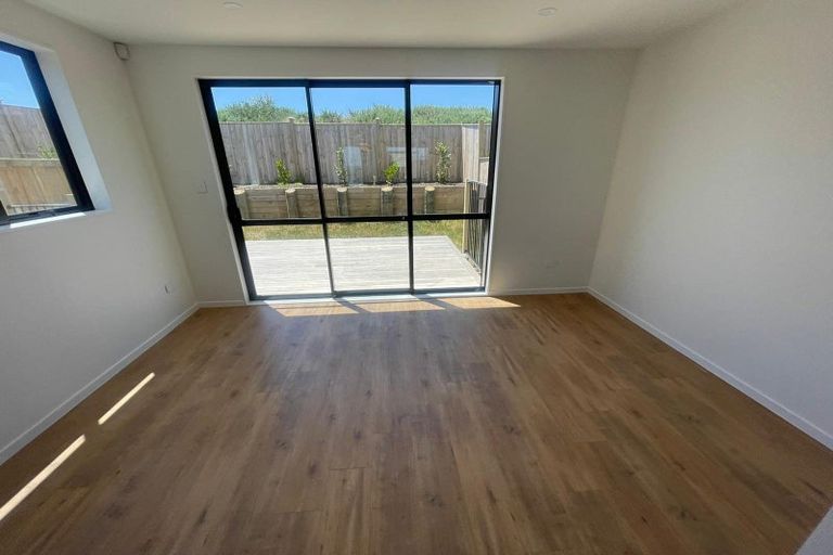 Photo of property in 18b Crestview Rise, Papakura, 2110
