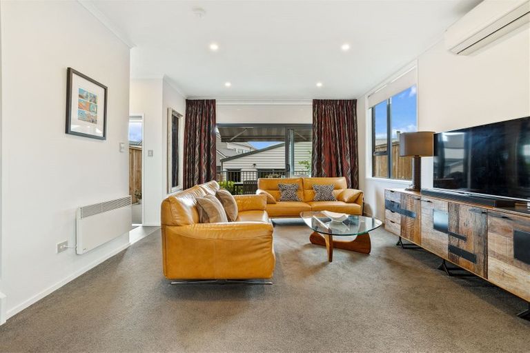 Photo of property in 186 Hobsonville Point Road, Hobsonville, Auckland, 0616