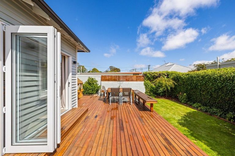 Photo of property in 36 Ngaio Street, Saint Martins, Christchurch, 8022