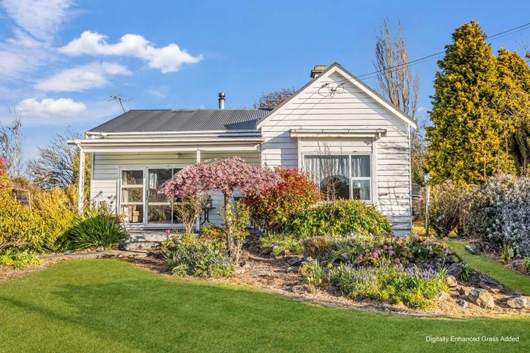 Photo of property in 17 Gorge Road, Clinton, 9534