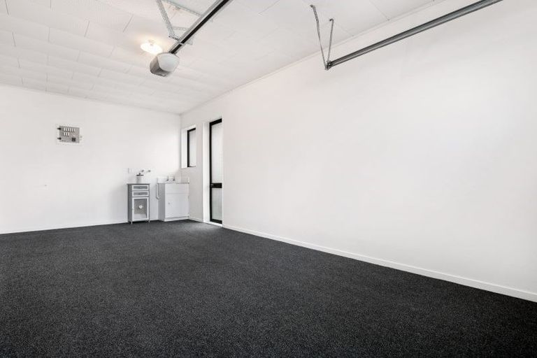 Photo of property in 2/327 Great South Road, Papakura, 2110