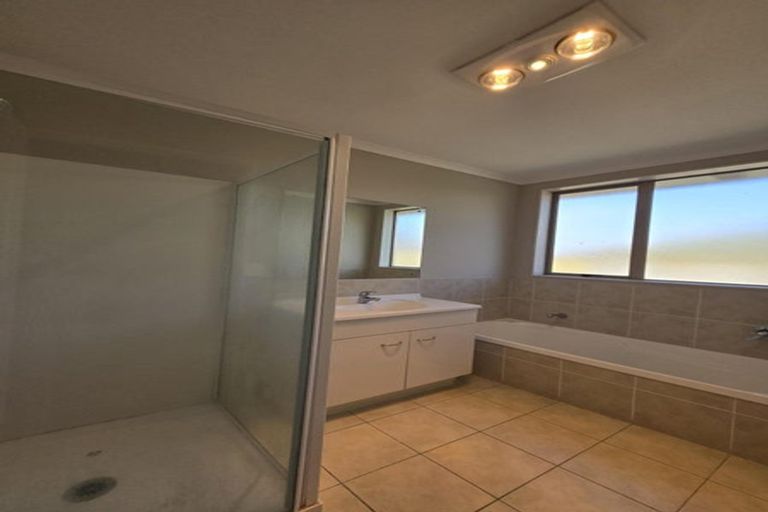 Photo of property in 5 Prado Drive, Pukekohe, 2120