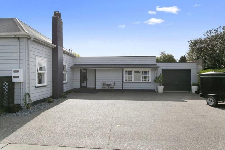 Photo of property in 92 Williams Street, Cambridge, 3434
