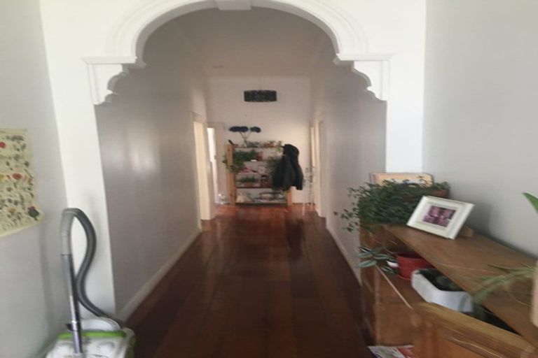 Photo of property in 19 Myrtle Crescent, Mount Cook, Wellington, 6021