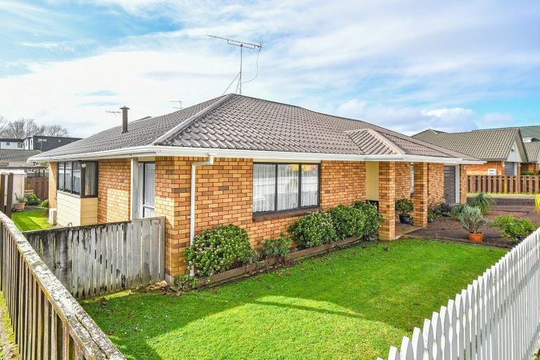 Photo of property in 2/1 Nelson Street, Papakura, 2110