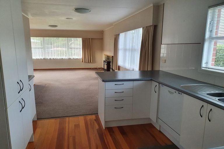 Photo of property in 1 Reid Avenue, Hawera, 4610