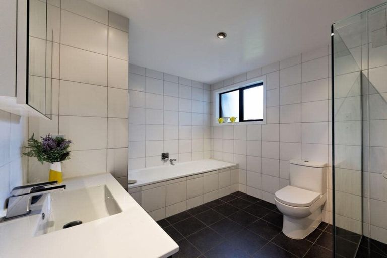 Photo of property in 66 Otitori Bay Road, Titirangi, Auckland, 0604