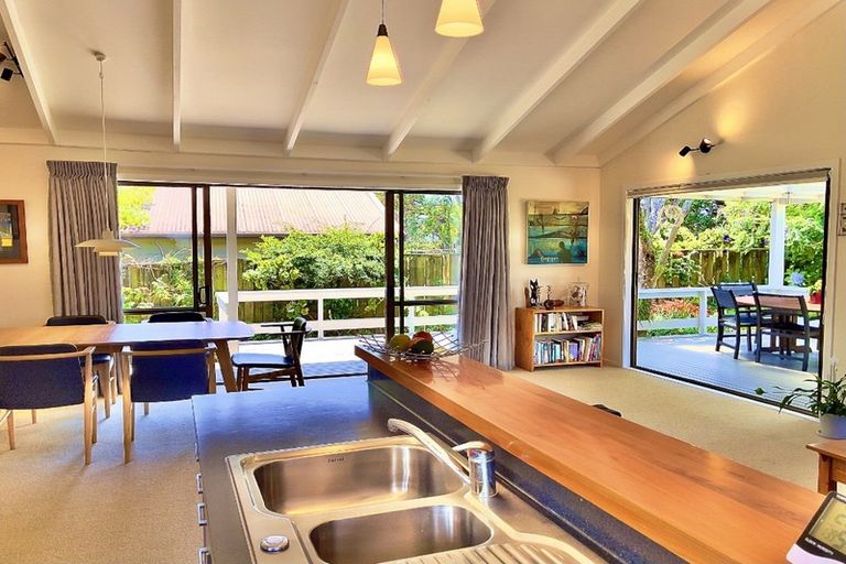 Photo of property in 402 Linton Crescent, Whangamata, 3620