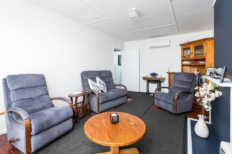 Photo of property in 11 Savage Crescent, Waipukurau, 4200