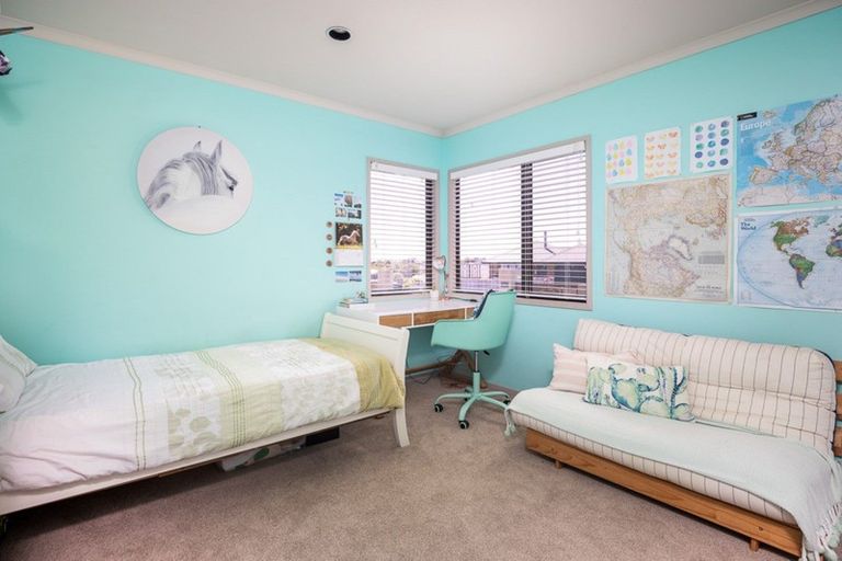 Photo of property in 41 Karamea Street, Whalers Gate, New Plymouth, 4310