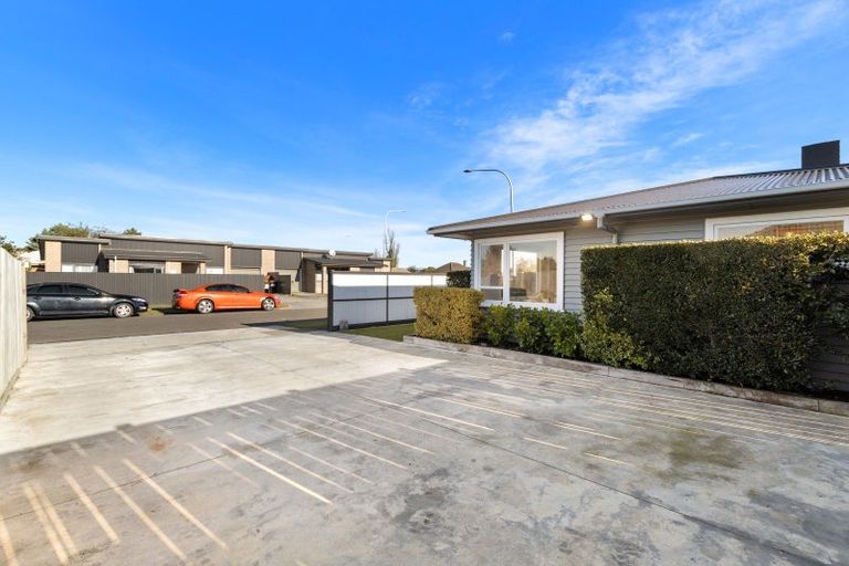 Photo of property in 1 Battersea Place, Roslyn, Palmerston North, 4414