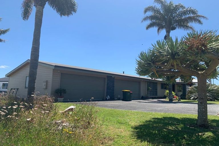 Photo of property in 9 Francesco Drive, Karaka, Papakura, 2113