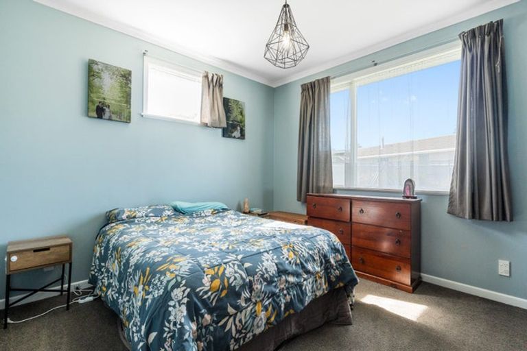 Photo of property in 4 Sequoia Place, Maoribank, Upper Hutt, 5018