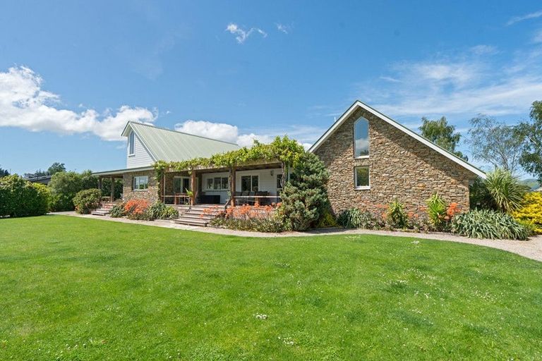 Photo of property in 3 Grey Street, Martinborough, 5711
