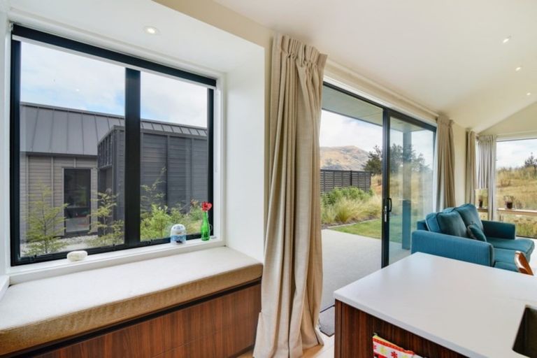 Photo of property in 13 Kotuku Lane, Jacks Point, Queenstown, 9371