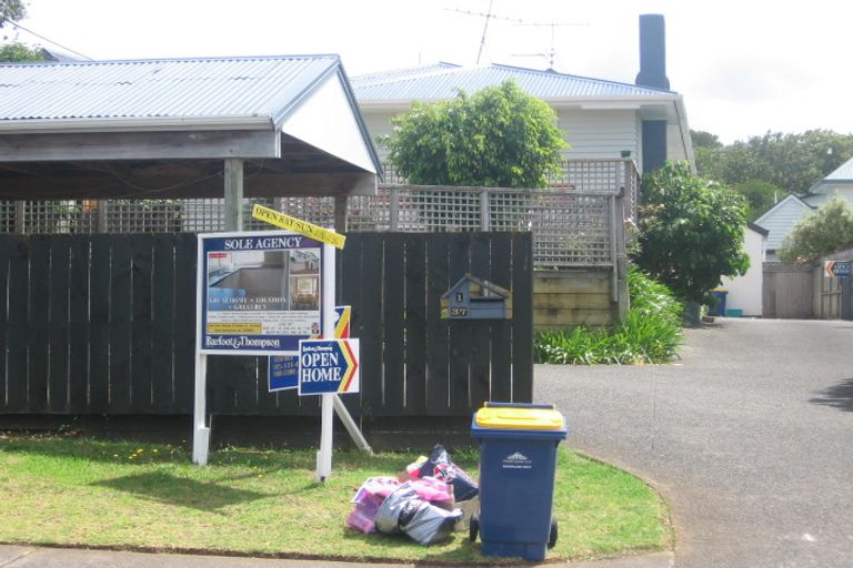 Photo of property in 1/37 Nile Road, Milford, Auckland, 0620
