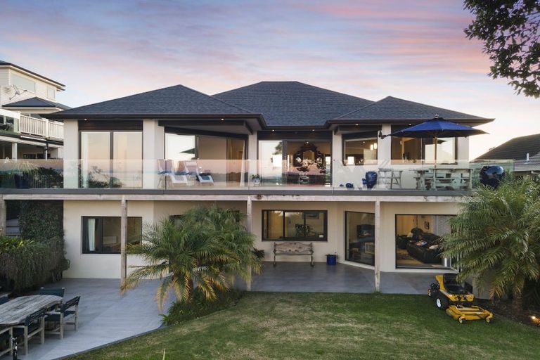 Photo of property in 93 Tiri Road, Tindalls Beach, Whangaparaoa, 0930
