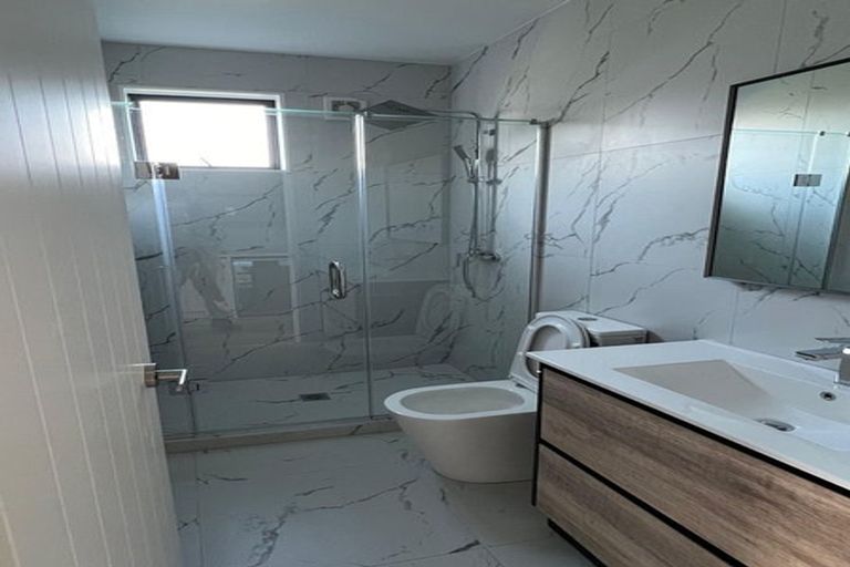 Photo of property in 9/88 Gloria Avenue, Te Atatu Peninsula, Auckland, 0610