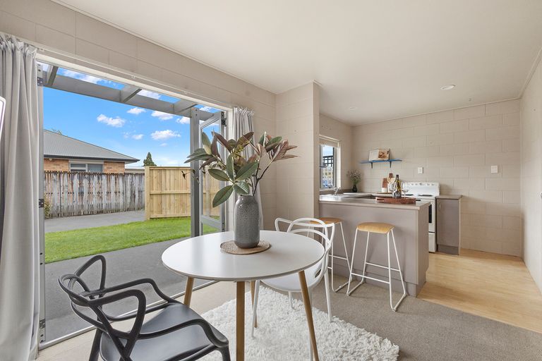Photo of property in 4/45 Dale Crescent, Pakuranga, Auckland, 2010