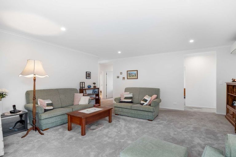 Photo of property in 3 Taikura Avenue, Red Beach, 0932