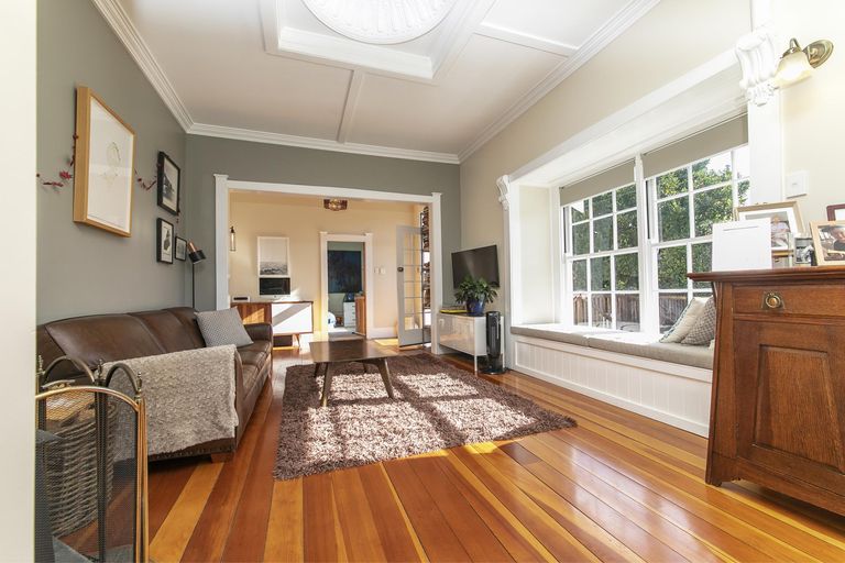 Photo of property in 17 Great North Road, Riverhead, 0820