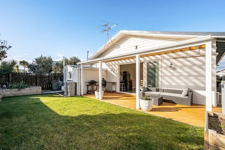 Photo of property in 134 Onepu Road, Lyall Bay, Wellington, 6022