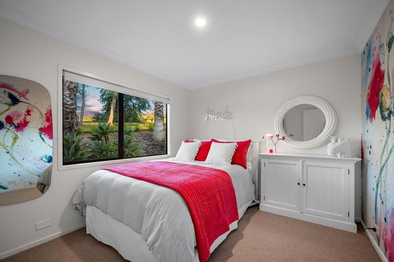 Photo of property in 44 Hardens Lane, Paremoremo, Auckland, 0632