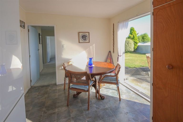 Photo of property in 18 Grenville Street, Levin, 5510